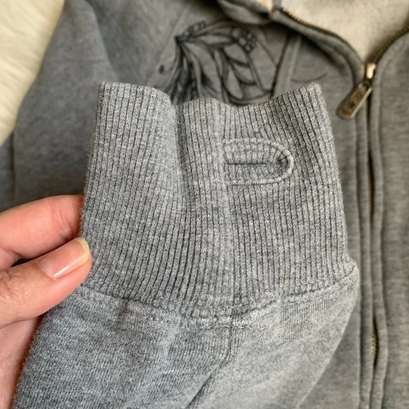 Roxy Gray Hoodie with Artistic Design - Picture 4 of 7